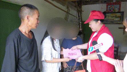 DƬ